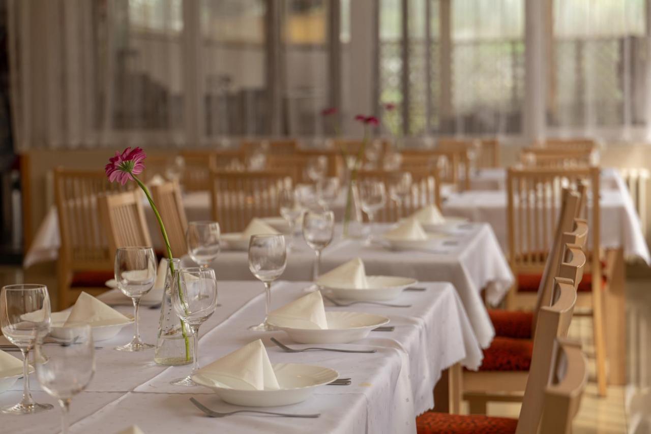 Hotel Preveza Spišská Nová Ves Bagian luar foto