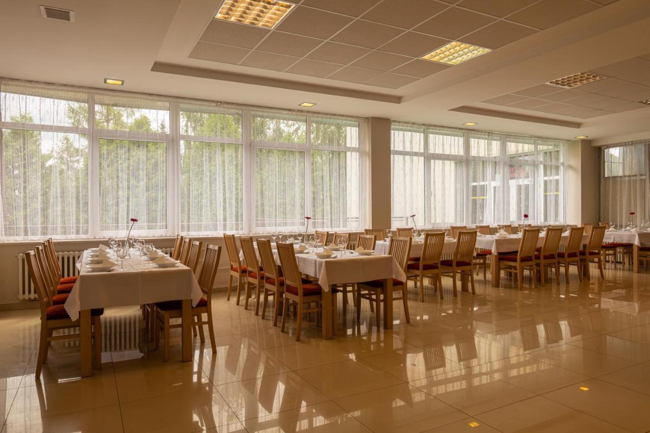 Hotel Preveza Spišská Nová Ves Bagian luar foto
