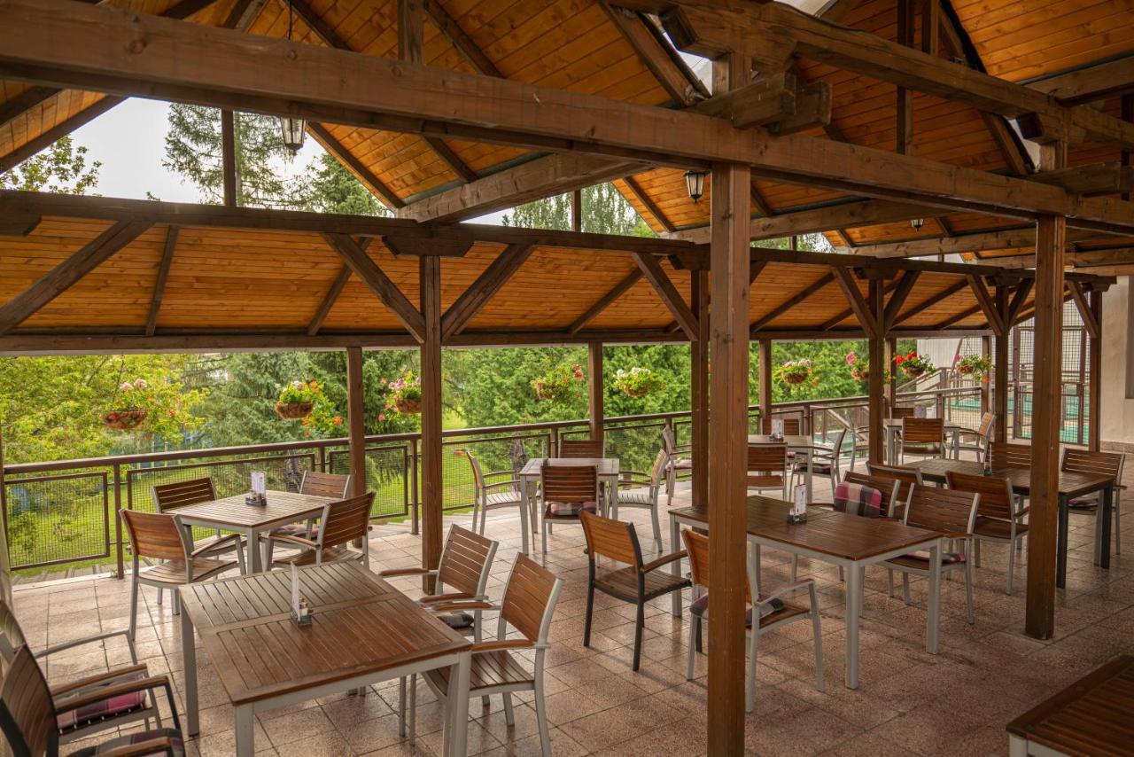 Hotel Preveza Spišská Nová Ves Bagian luar foto