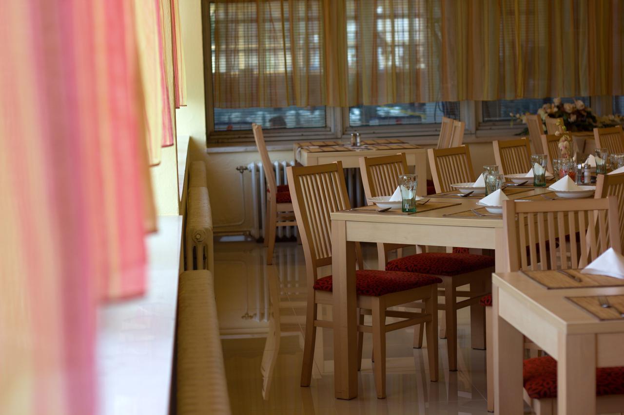 Hotel Preveza Spišská Nová Ves Bagian luar foto