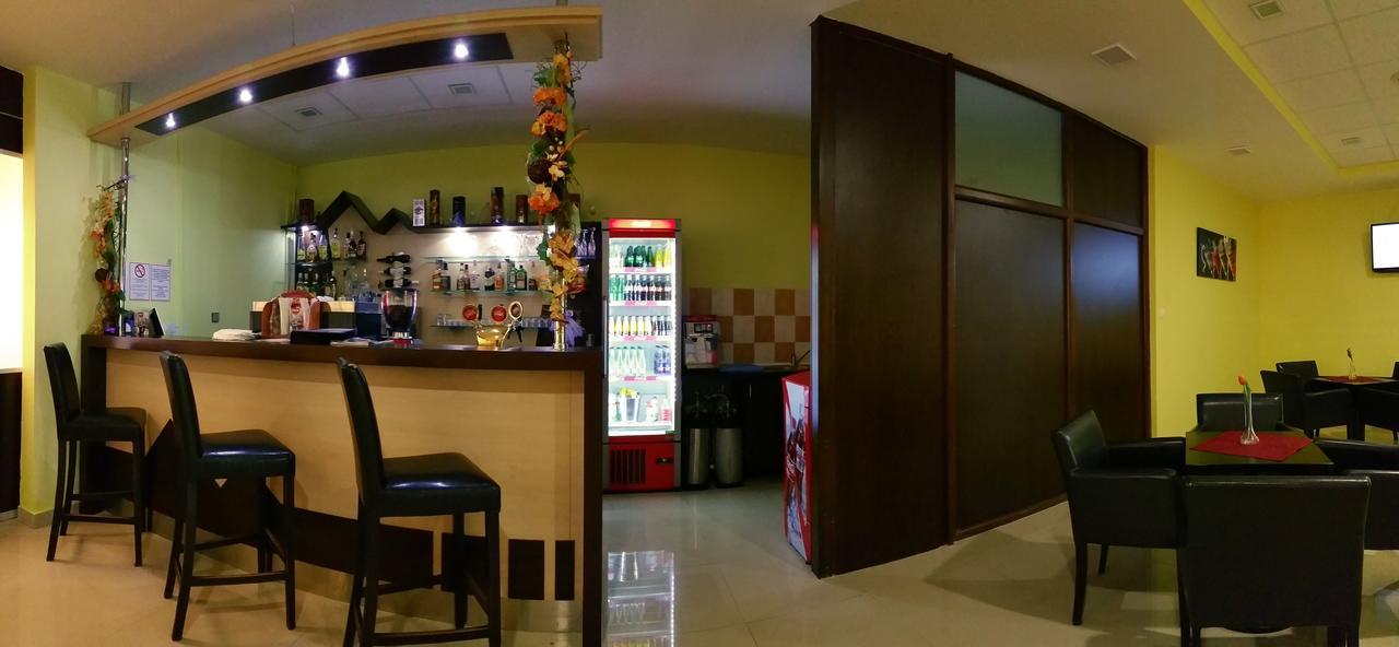 Hotel Preveza Spišská Nová Ves Bagian luar foto